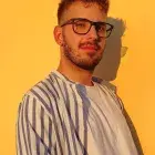 Insegnante di inglese per certificazioni linguistiche Cambridge e per ripetizioni/corsi personalizzati.