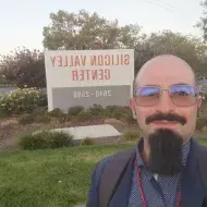 Laureato in Ingegneria Elettronica offre lezioni di Elettrotecnica, Controlli Automatici e Teoria dei Segnali