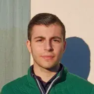 Studente di Informatica impartisce ripetizioni a studenti delle superiori