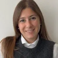 Ricercatrice offre ripetizioni e lezioni di biologia