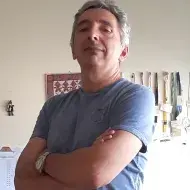 ricercatore con esperienza offre aiuto per tesi