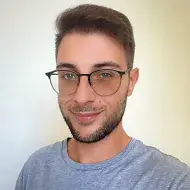 Il tuo prossimo insegnante preferito!  Sono un insegnante, interprete e traduttore con esperienza da bambini ad adulti anche DSA